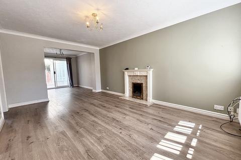 25 Vicarage Gardens, Burscough, Ormskirk, L40 7UU