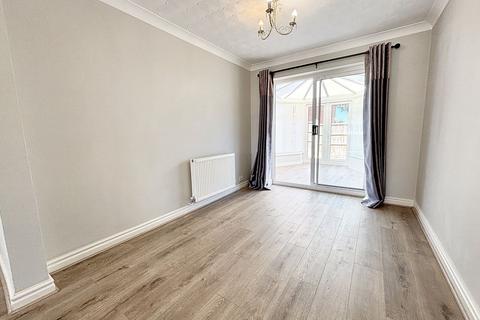 25 Vicarage Gardens, Burscough, Ormskirk, L40 7UU