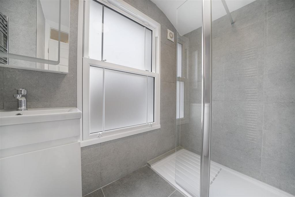 Newly fitted family bathroom