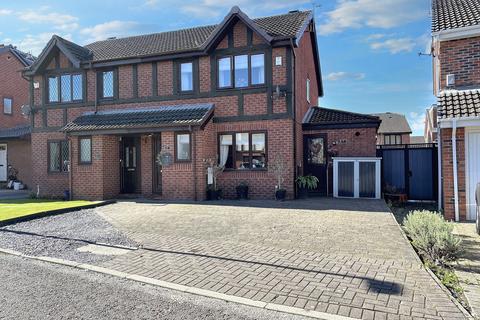 4 bedroom semi-detached house for sale, Priory Close, Burscough, L40