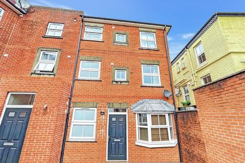 2 bedroom ground floor flat for sale, Sovereign Court, Salisbury SP2