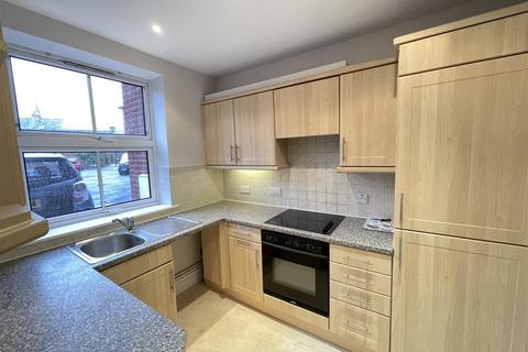 2 bedroom ground floor flat for sale, Sovereign Court, Salisbury SP2