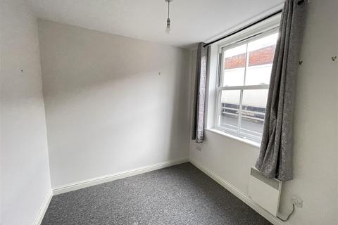 2 bedroom ground floor flat for sale, Sovereign Court, Salisbury SP2
