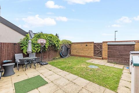 123 Grand Drive, London, SW20 9EB