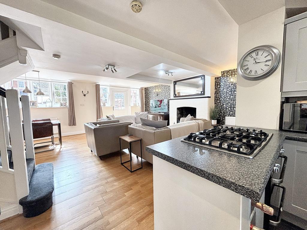 Kitchen Lounge