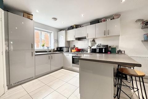 3 bedroom semi-detached house for sale, Glovers Way, Burscough, L40