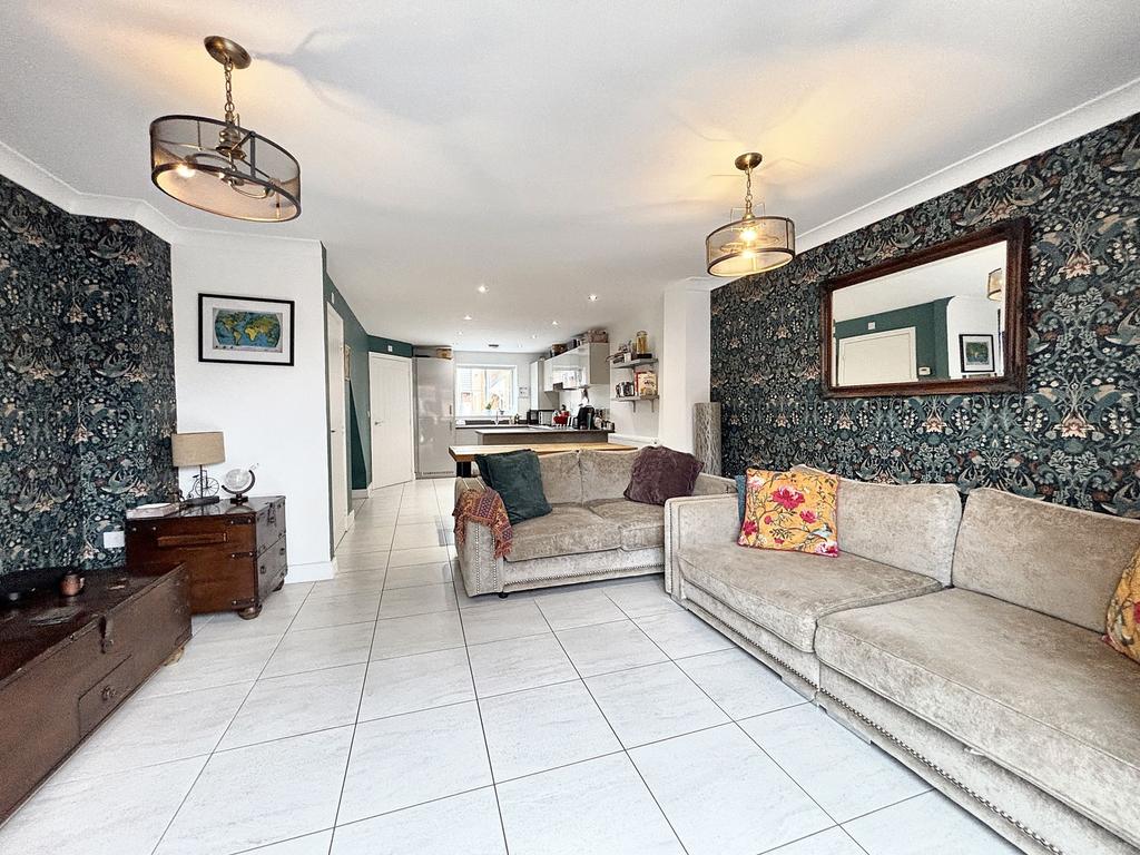 Lounge Kitchen