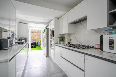 4 bedroom terraced house for sale, Temple Road, Windsor