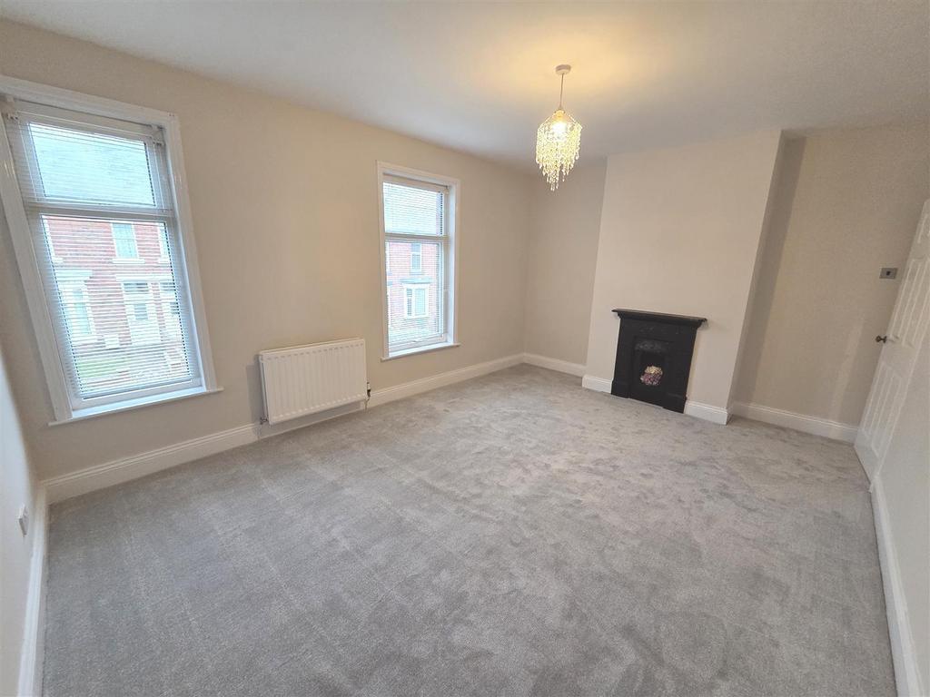 Cq Vkmu3anky DR t P4sg Ltg.jpg