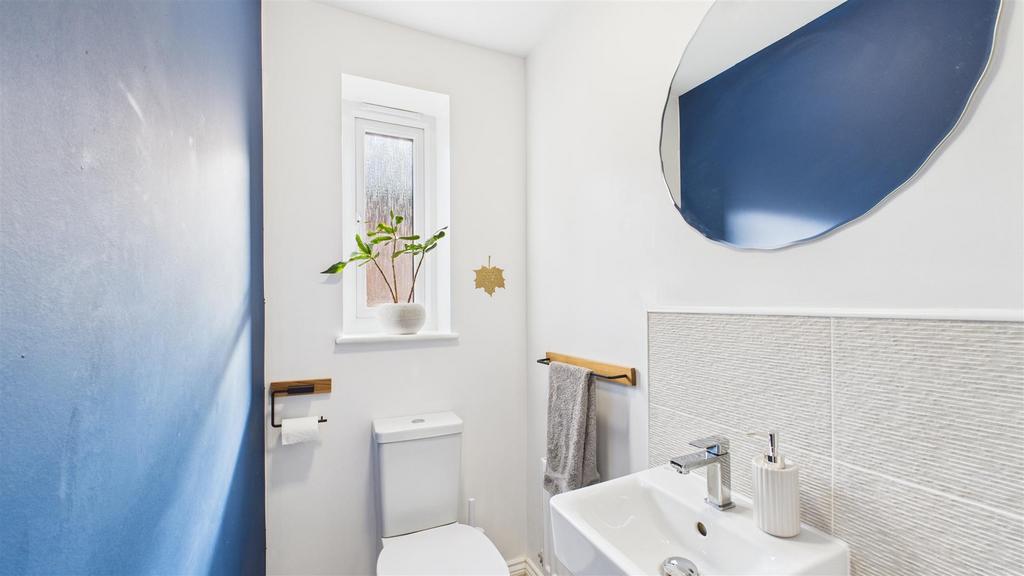 Cloakroom/WC