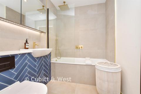 1 bedroom ground floor flat for sale, Garland House, Epsom KT18
