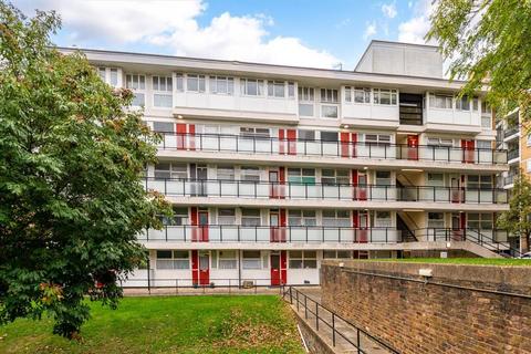 1 bedroom flat for sale, Churchill Gardens, London SW1V