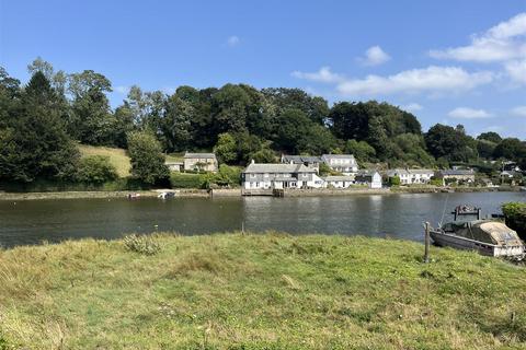 undefined, Lerryn