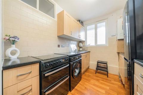 3 bedroom flat for sale, Canrobert Street, London E2