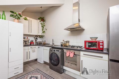 2 bedroom apartment for sale, Main Road, Radcliffe-On-Trent, Nottingham