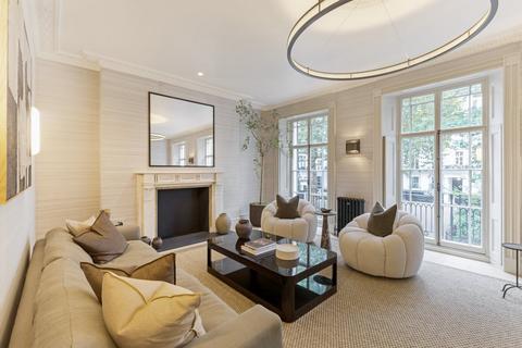 2 bedroom flat for sale, Brompton Square, Knightsbridge, London