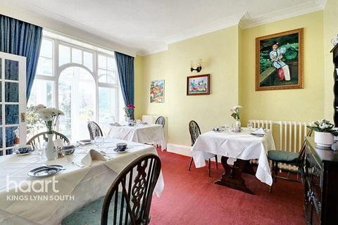 5 bedroom semi-detached house for sale, Boston Square, Hunstanton