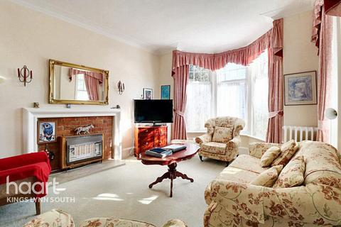 5 bedroom semi-detached house for sale, Boston Square, Hunstanton