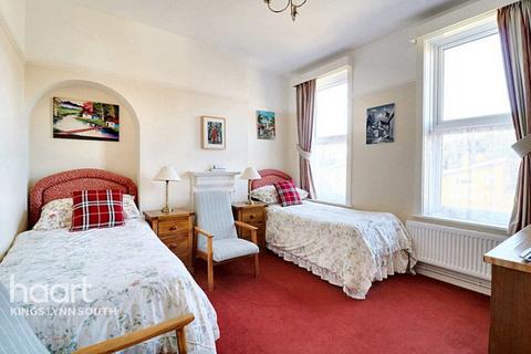 5 bedroom semi-detached house for sale, Boston Square, Hunstanton