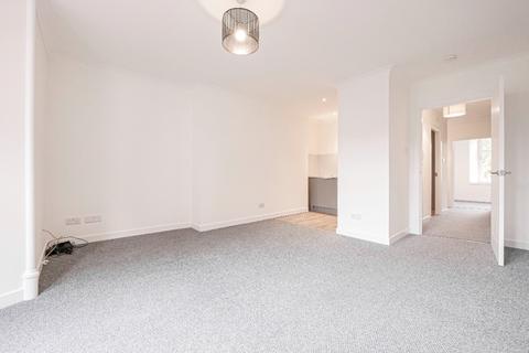 2 bedroom flat to rent, Hilltown, Hilltown, Dundee, DD3