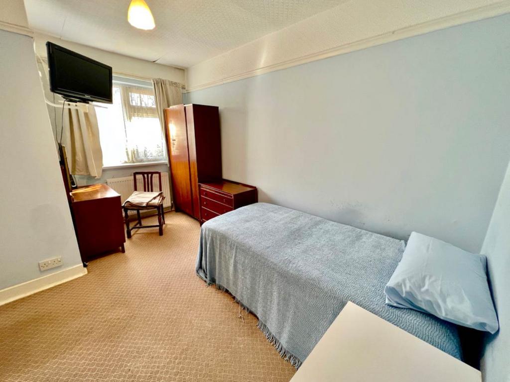 Bedroom 5