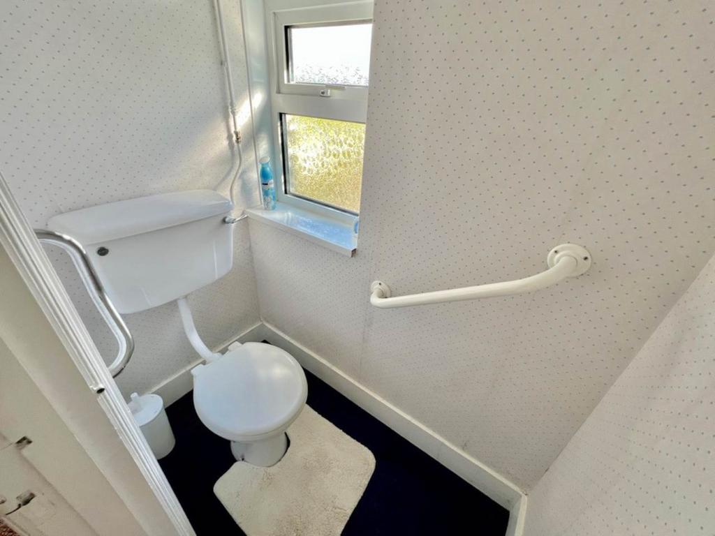 Toilet 2