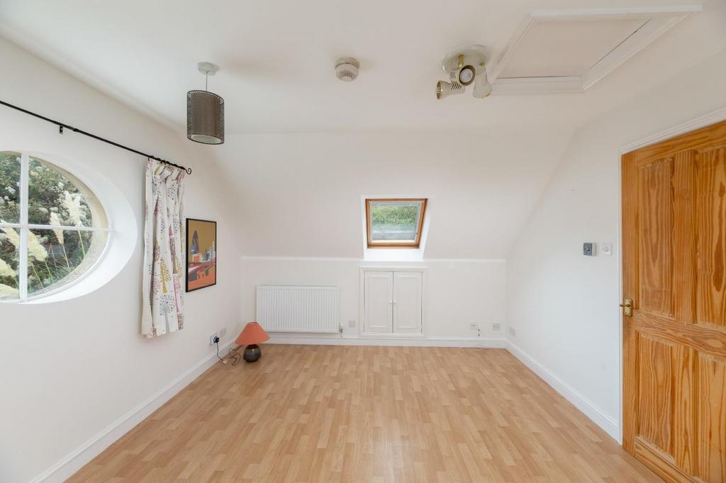 Living room 2.jpg