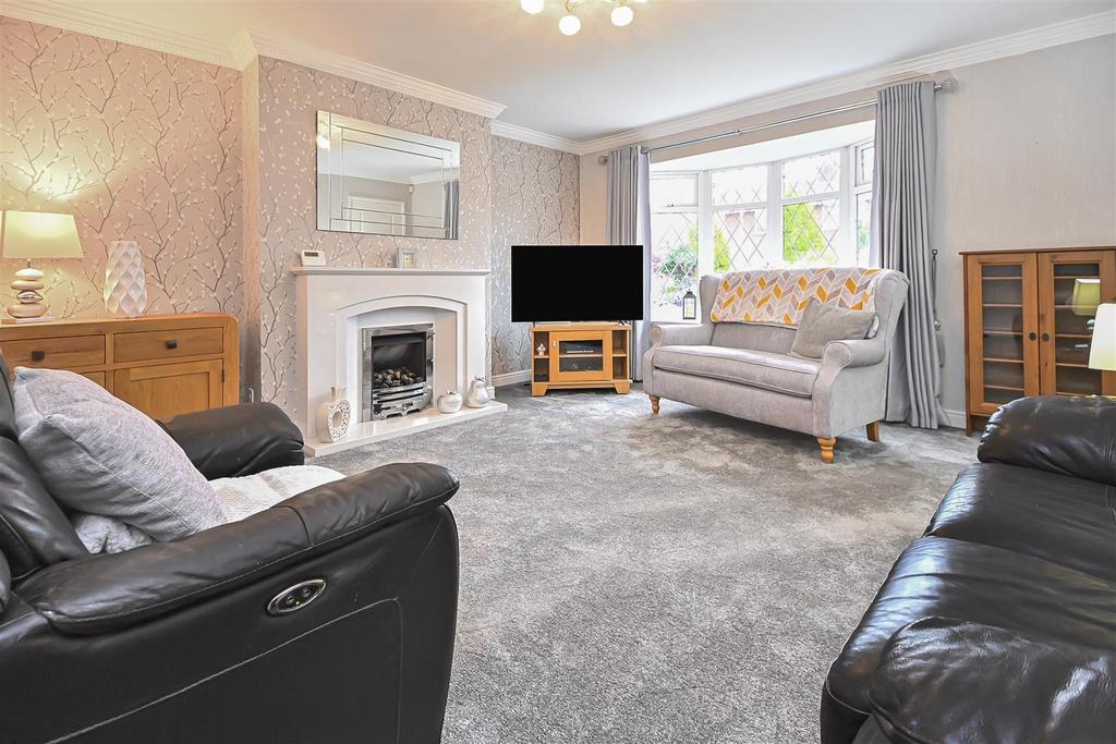 6 Oak Tree Close Lounge (1).jpg