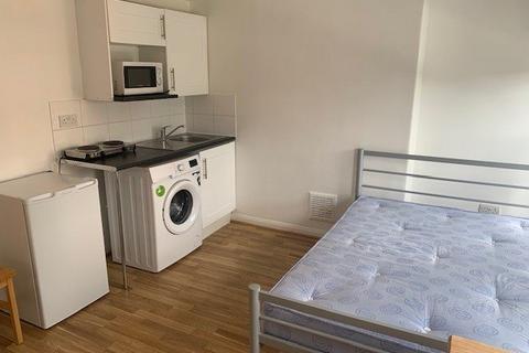 New Parade, High Street, Yiewsley UB7
