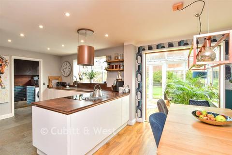 5 bedroom detached house for sale, Harbour View Close, Newhaven BN9