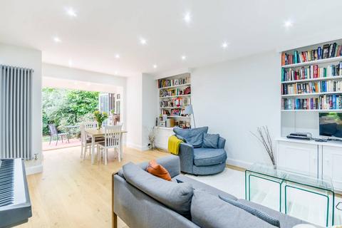 2 bedroom flat to rent, Holmbush Road, Putney, London, SW15