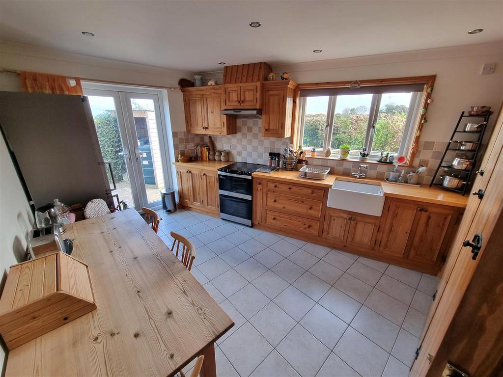 Kitchen & dining.jpg