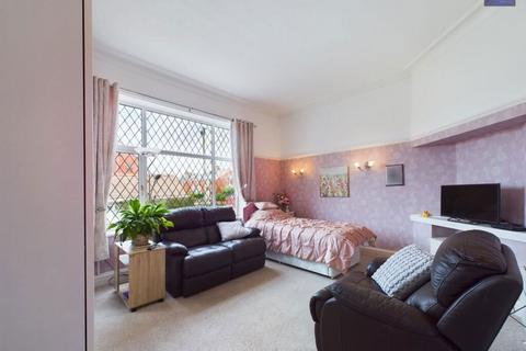 21 Arnold Avenue, Blackpool, FY4 2EN
