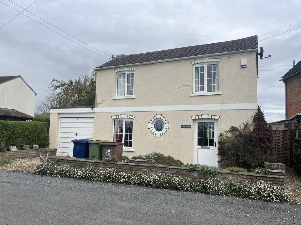 2 bedroom Detached for rent
