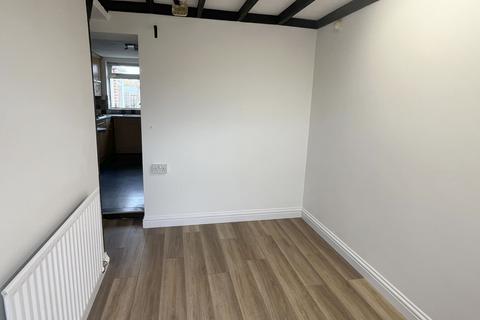 2 bedroom detached house to rent, Elmstone Hardwicke, Cheltenham GL51