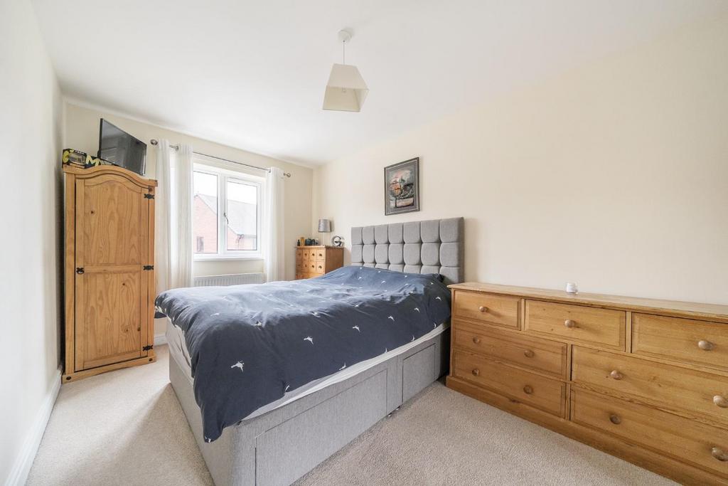 Bedroom 1.jpg