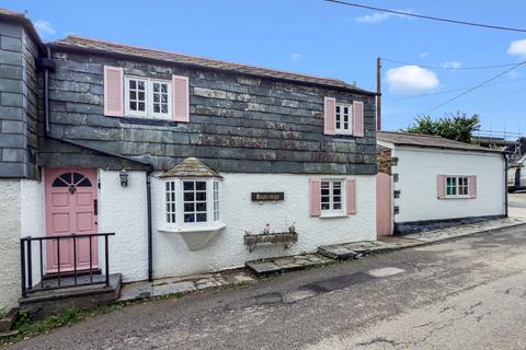 3 bedroom cottage for sale, Tredrizzick, Rock.