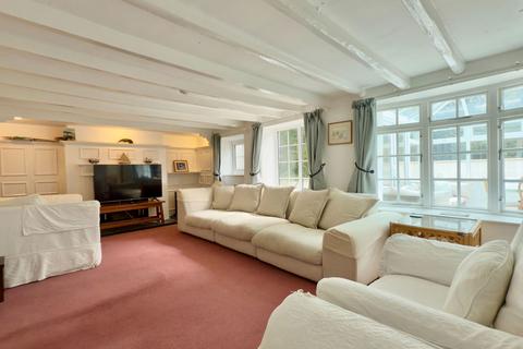 3 bedroom cottage for sale, Tredrizzick, Rock.