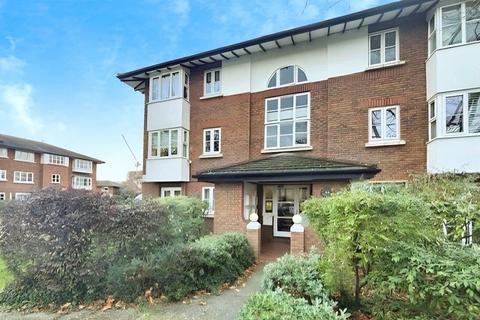 Kingsworthy Close, Surrey KT1