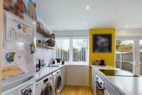 3 bedroom terraced house to rent, Foreness Close, Broadstairs CT10