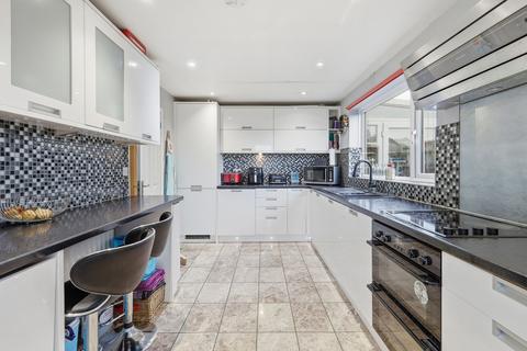 6 bedroom detached house for sale, Devonshire Gardens, Braintree CM7