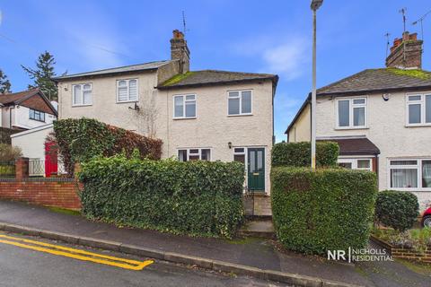 3 bedroom semi-detached house to rent, Golding Road, Sevenoaks, Kent. TN13