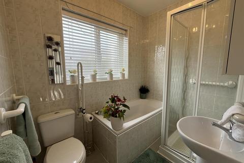 2 bedroom semi-detached bungalow for sale, Markfield Crescent, Bradford BD12