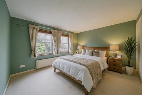 3 bedroom apartment for sale, Paveley Drive,, Morgans Walk, Battersea.