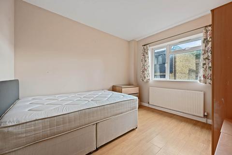 2 bedroom apartment to rent, Hanover Court, Uxbridge Road, Shepherds Bush, W12 9EP