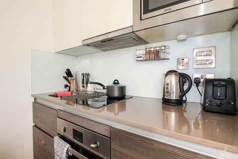 Studio to rent, Station Road , Hayes , Middlesex