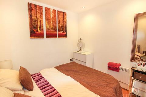 Studio to rent, Station Road , Hayes , Middlesex