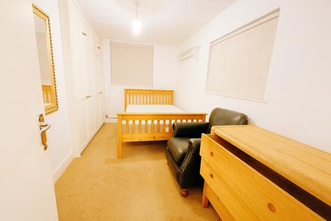 1 bedroom flat to rent, London SW11