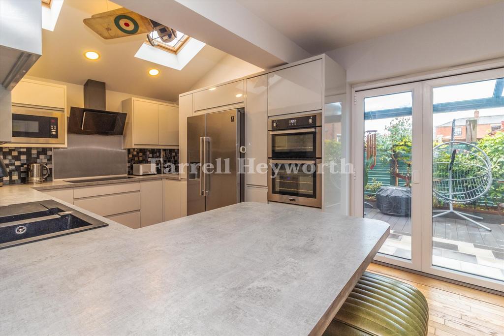 Kitchen image 4