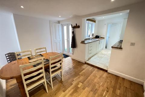3 bedroom semi-detached house for sale, Shaftesbury Road, Wilton SP2